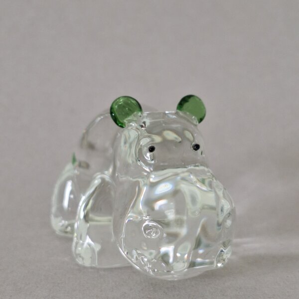 Glaskunst Nilpferd - Elegante Glasfigur mit grünen Akzenten